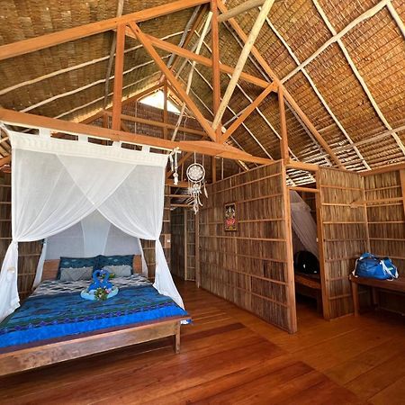 Tabari Dive Lodge Pulau Mansuar エクステリア 写真