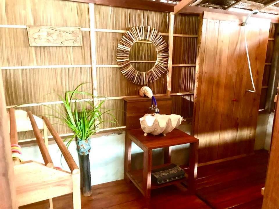 Tabari Dive Lodge Pulau Mansuar エクステリア 写真