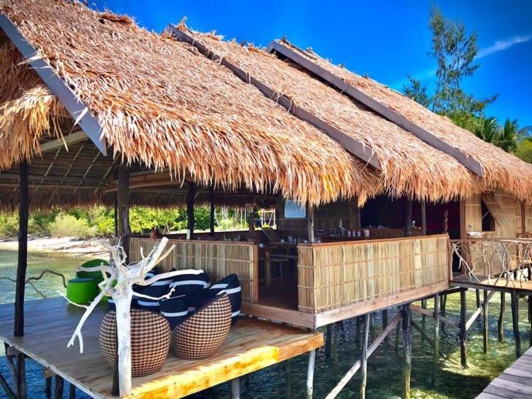 Tabari Dive Lodge Pulau Mansuar エクステリア 写真