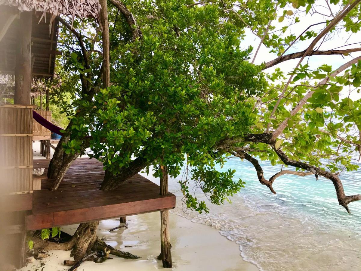 Tabari Dive Lodge Pulau Mansuar エクステリア 写真